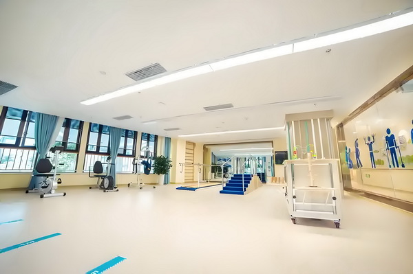 深圳落户条件_活佛王兴夫“点化”140位女信徒，全程不穿衣服，场面失控 点化140有文档检型等网页索模